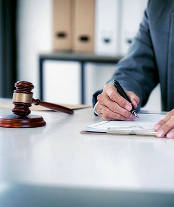 Órdenes de protección / Mandatos judiciales